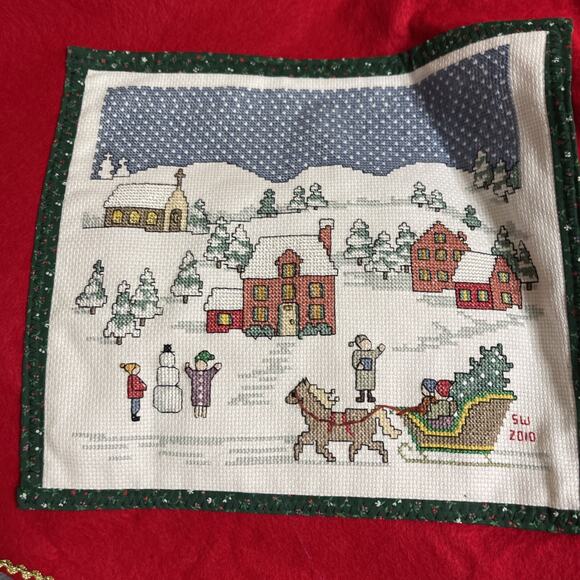 Vintage Cross Stitched‎ Christmas Tree Skirt 44” Wide - Picture 5 of 9
